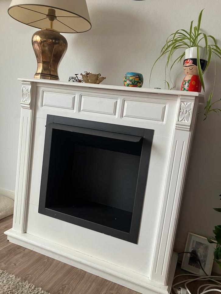 (Gratis) MOET Z.S.M. WEG €15,-, Huis en Inrichting, Stoelen, Gebruikt, Eén, Hout, Wit, Ophalen