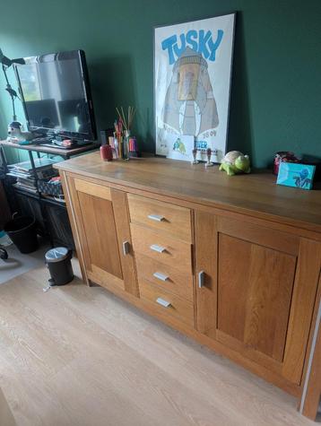 Eikenhouten dressoir beschikbaar voor biedingen