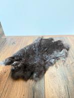 Konijnenvel in het donkerbruin, lengte: 44 cm, Huis en Inrichting, Woonaccessoires | Plaids en Woondekens, Ophalen of Verzenden