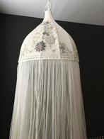 Hemeltje babybed geborduurd creme/zilver, Ophalen, Zo goed als nieuw, Klamboe