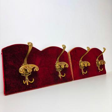 Antieke Eclectisch/historiserend kapstok uit 1900-1920 beschikbaar voor biedingen