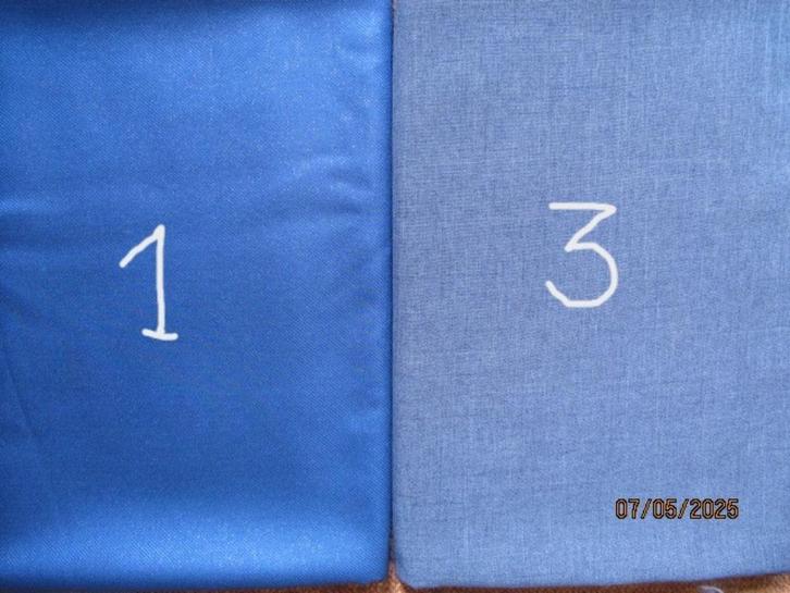 blauw - twee blauwe lappen stof - o.a. cashmere, Hobby en Vrije tijd, Stoffen en Lappen, Nieuw, Overige materialen, 120 cm of meer