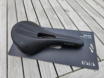 Fizik Road Aliante open R3 Large 153mm Large beschikbaar voor biedingen