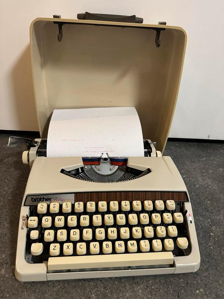 typemachine Brother Deluxe 900   uit de jaren 60, Diversen, Typemachines, Nieuw, Ophalen of Verzenden