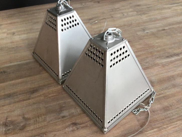 Aluminium fabriekslampen, Dieren en Toebehoren, Hondenbenches, Zo goed als nieuw, Ophalen of Verzenden