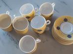 vintage kop en schotels. arcopal kop en schotels. opaline, Huis en Inrichting, Keuken | Servies, Ophalen, Overige stijlen, Kop(pen) en/of Schotel(s)