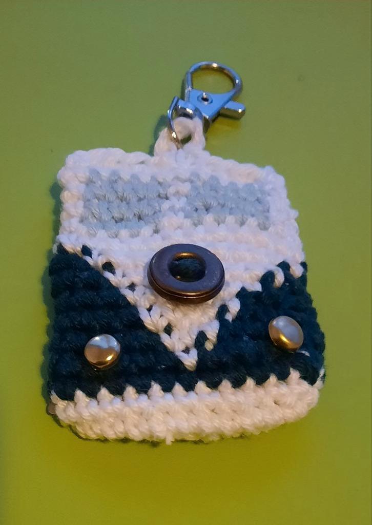 Gehaakte sleutelhanger groene VW bus, Verzamelen, Sleutelhangers, Nieuw, Overige typen, Ophalen of Verzenden