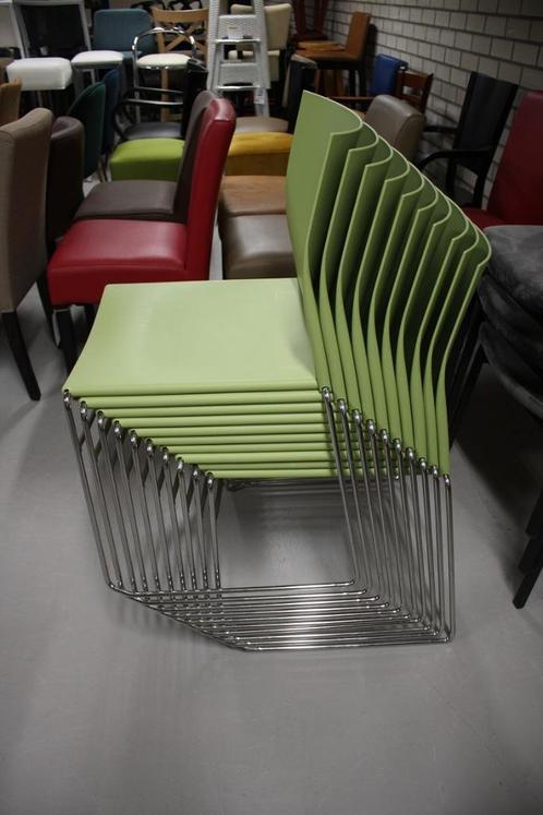 10 sterke groene eetkamerstoelen project stapelbaar kantoor, Huis en Inrichting, Stoelen, Zo goed als nieuw, Vijf, Zes of meer stoelen