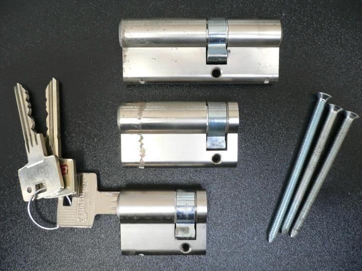 3 gelijksluitende cylindersloten SKG**, Doe-het-zelf en Verbouw, Hang- en Sluitwerk, Gebruikt, Slot, Rvs, Ophalen of Verzenden
