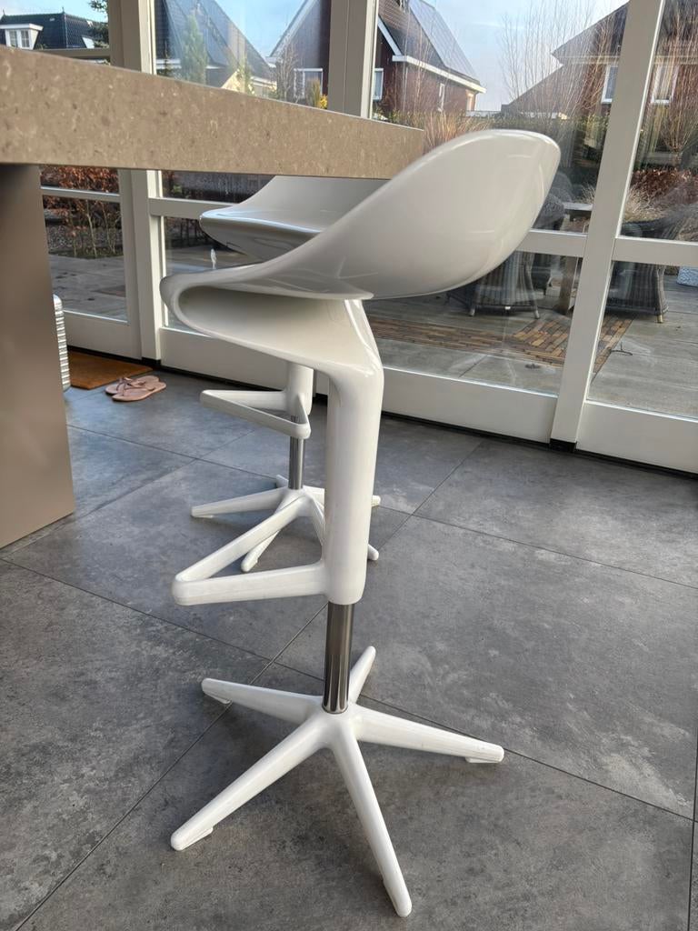 Kartell Spoon barkrukken, Huis en Inrichting, Barkrukken, Gebruikt, 60 tot 90 cm, Kunststof, 3 krukken, In hoogte verstelbaar