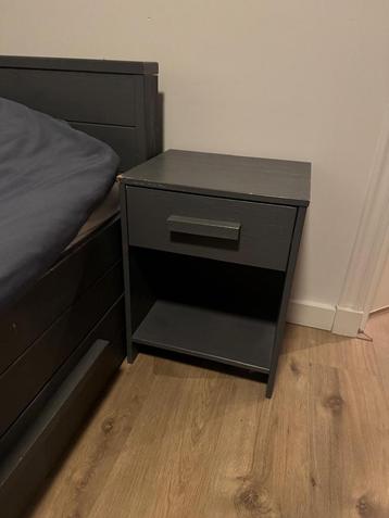 Houten antraciet grijs bed 90x200 met matras & nachtkastje beschikbaar voor biedingen