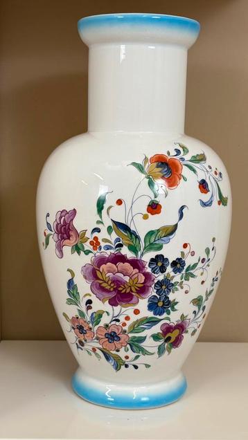 Vintage Italiaans keramiek grote vloervaas wit bloemen beschikbaar voor biedingen