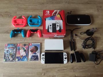 Nintendo Switch OLED in Top Staat + Spellen + Veel Extra's  beschikbaar voor biedingen