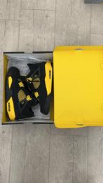 Air Jordan 4 Thunder, Verzenden, Zo goed als nieuw, Zwart