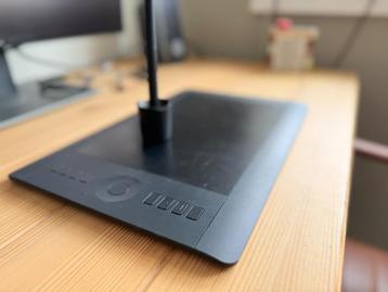 Wacom Intuos Pro Medium Tekentablet beschikbaar voor biedingen
