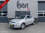 Hyundai i20 1.2i DynamicVersion Airco Trekhaak, 450 kg, Gebruikt, Huisgarantie, 4 cilinders
