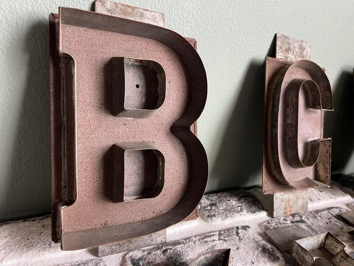 OUDE CHOCOLADE LETTER MAL XXL, Antiek en Kunst, Curiosa en Brocante, Ophalen of Verzenden