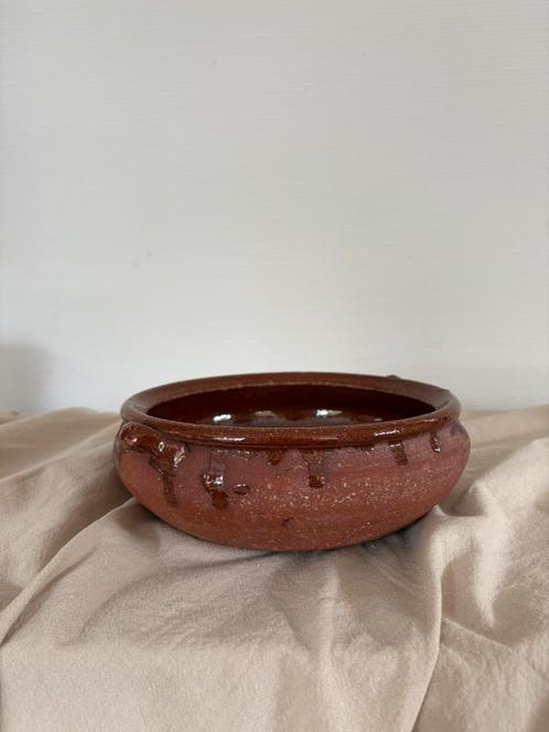 Vintage terracotta lage schaal met grepen wabisabi  d22cm, Huis en Inrichting, Woonaccessoires | Schalen en Manden, Zo goed als nieuw