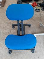 2 bureaustoelen: Knie- en bureaustoel, Ophalen