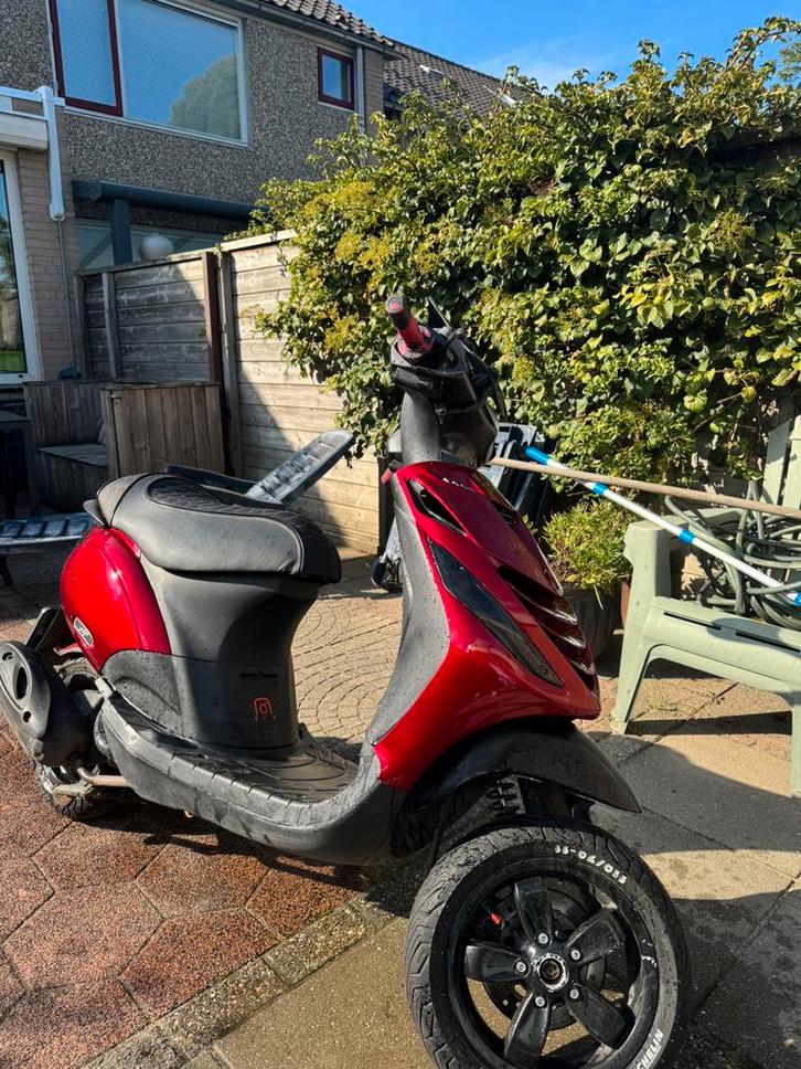 Zip 80 cc, Fietsen en Brommers, Scooters | Piaggio, Zo goed als nieuw, Zip, Benzine, Ophalen