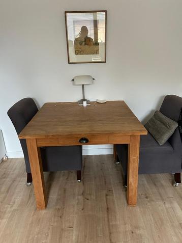 Teak houten eettafel - vierkant  beschikbaar voor biedingen