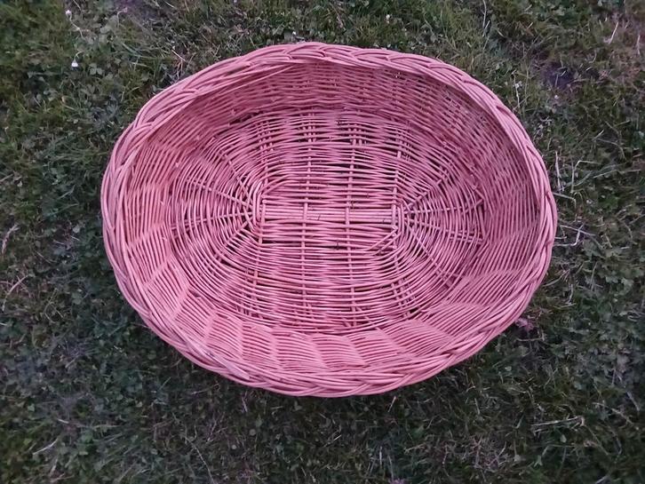 Rieten mand ovaal, Huis en Inrichting, Woonaccessoires | Schalen en Manden, Zo goed als nieuw, Mand, Ovaal, Riet, Ophalen of Verzenden