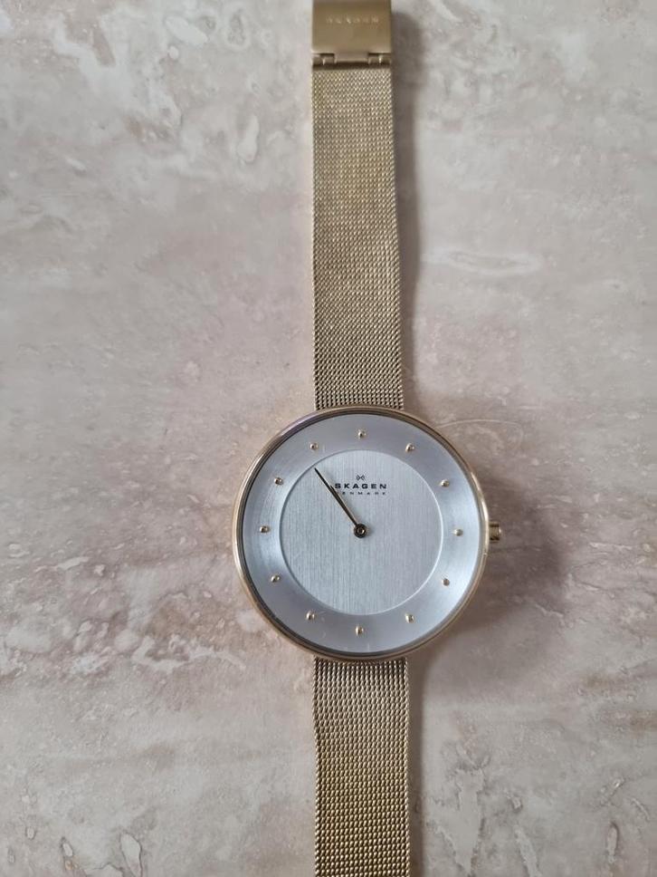 Skagen Dameshorloge grote wijzerplaat - Gouden Mesh Band, Sieraden, Tassen en Uiterlijk, Horloges | Dames, Zo goed als nieuw, Polshorloge