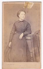 CDV van een Vrouw - Foto J. Amouroux Aurillac (Cantal) -, Gebruikt, Verzenden, Foto, Buitenland