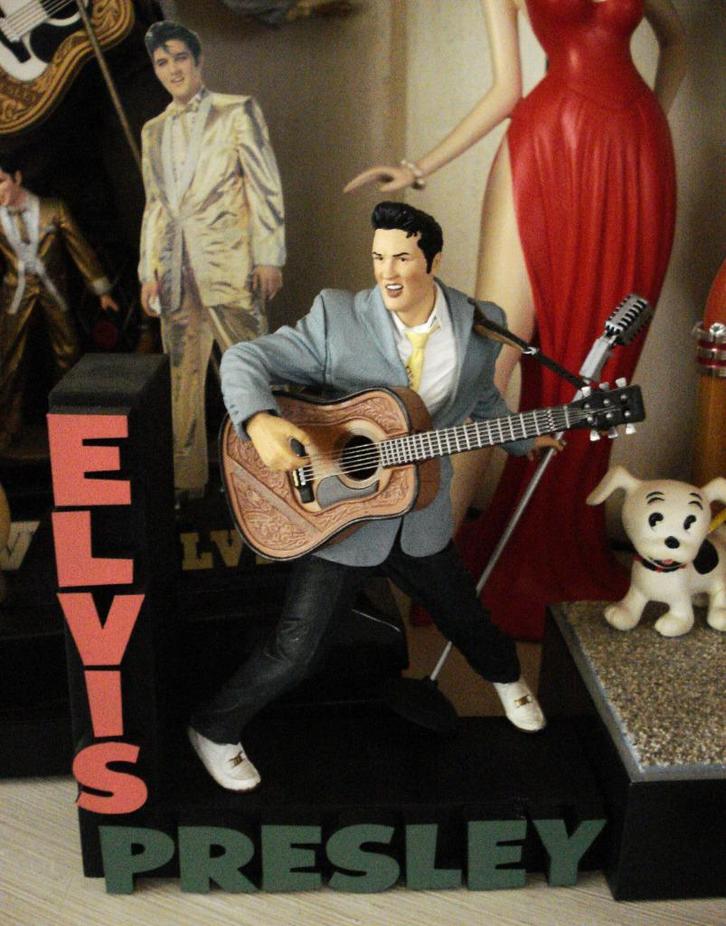 Elvis Presley "Rock-a-Billy" Mc Farlane figure, Verzamelen, Muziek, Artiesten en Beroemdheden, Zo goed als nieuw, Pop, Beeldje of Miniatuur