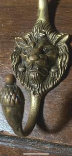 Antiek Engels bronzen Leeuw en Charles Dickens figuurtjes, Antiek en Kunst, Antiek | Koper en Brons, Ophalen of Verzenden, Brons