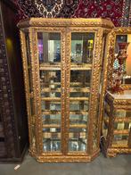 Mooie gouden kast met glazen liggers, Ophalen