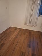 Laminaat ~22m2 incl. plakplinten en ondervloer, Huis en Inrichting, Ophalen, Bruin, Zo goed als nieuw, 10 tot 25 m²