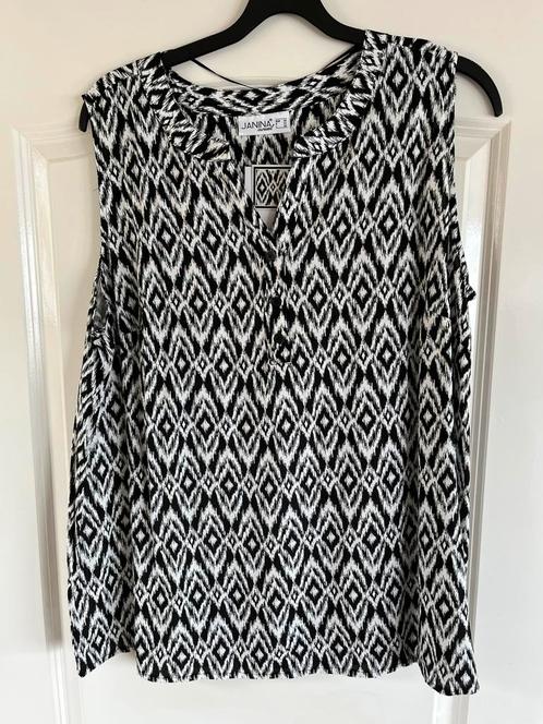 Mouwloze top zwart/wit mt 50, Kleding | Dames, Grote Maten, Nieuw, Shirt of Top, Wit, Ophalen of Verzenden