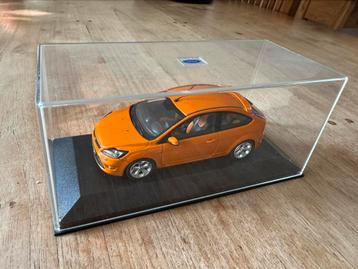 MiniChamps 1:43 Ford Focus ST (MK2) - als nieuw - zeldzaam beschikbaar voor biedingen