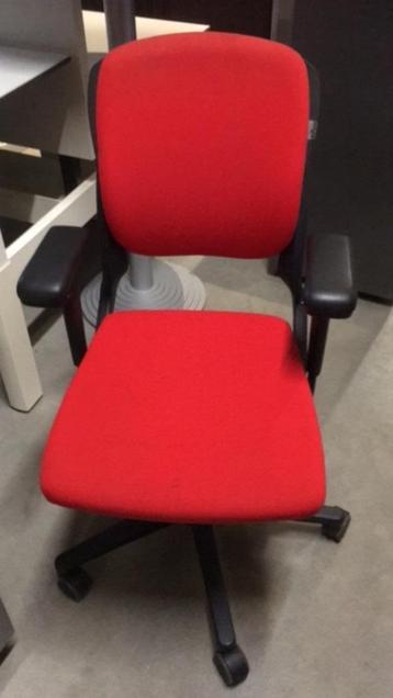 Bureaustoel in diverse  kleuren i.g.s.