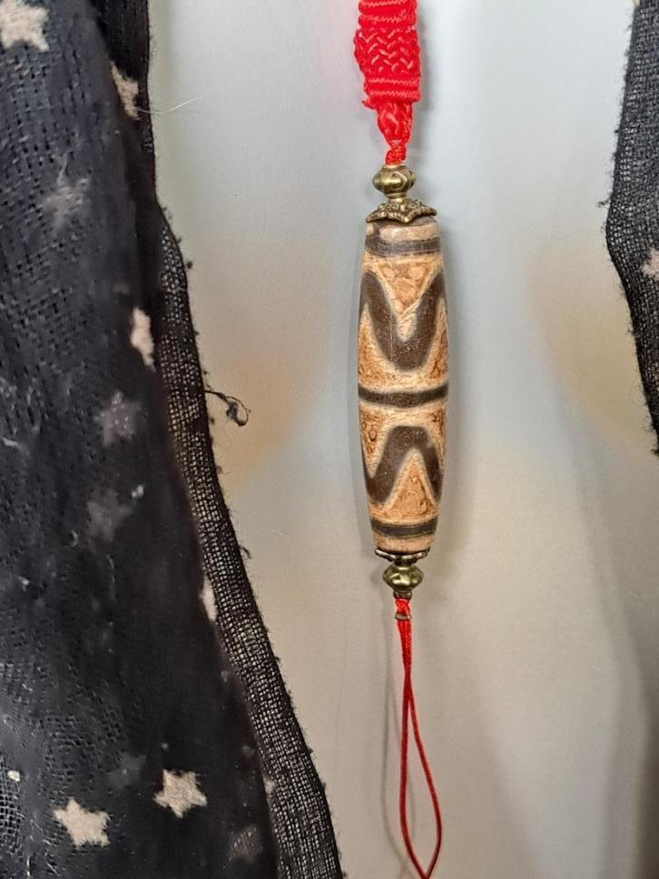 D88 Dzi - Tibetan old Agate double Tiger Teeth dzi, Antiek en Kunst, Kunst | Niet-Westerse kunst, Ophalen of Verzenden