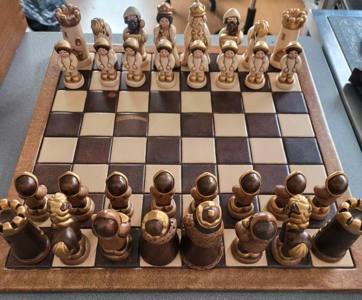 Thun Schaakspel - Prachtig Design!, Hobby en Vrije tijd, Gezelschapsspellen | Bordspellen, Zo goed als nieuw, Een of twee spelers