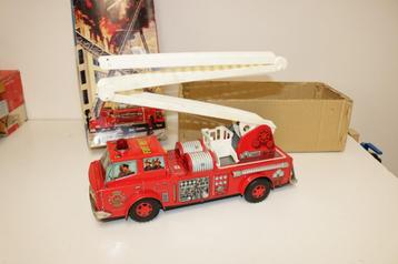 Trade S.H. Mark Tinplate Battery Operated Fire Engine + doos beschikbaar voor biedingen
