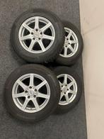 Nissan qashqai 16inch winterbanden set, Ophalen, 215 mm, 16 inch, Banden en Velgen