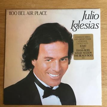 Julio Iglesias - 1100 Bel Air Place LP beschikbaar voor biedingen
