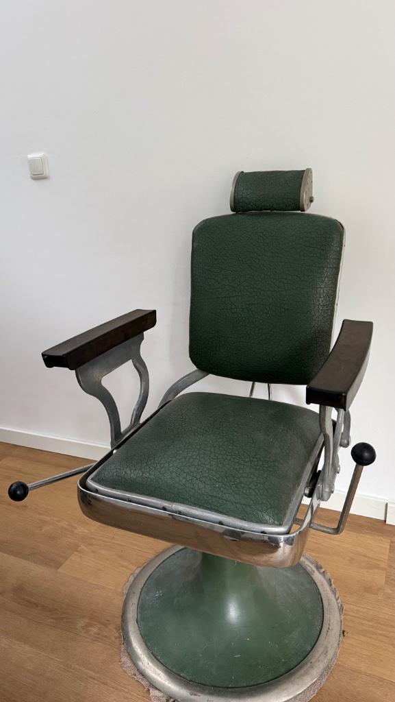 Retro kappersstoel, Antiek en Kunst, Antiek | Meubels | Stoelen en Banken, Ophalen