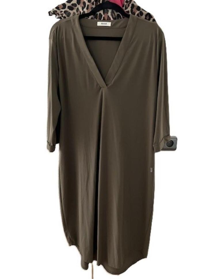 ANNA tuniek jurk travelstof 46 army khaki, Kleding | Dames, Jurken, Zo goed als nieuw, Maat 42/44 (L), Groen, Knielengte, Verzenden