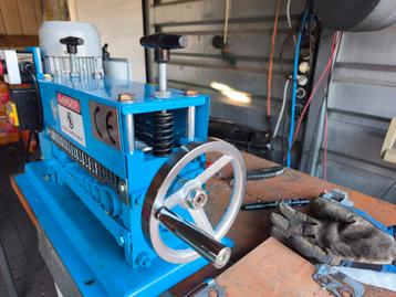 professionele kabelstripmachine nieuw van €699,- voor €399,- beschikbaar voor biedingen