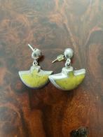 Zilveren oorstekers met edelsteen, Ophalen of Verzenden, Zo goed als nieuw, Met edelsteen, Knopjes of Stekers