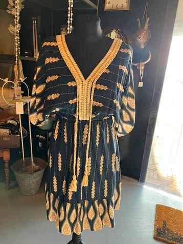Jurk donkerblauw/goud/creme beschikbaar voor biedingen