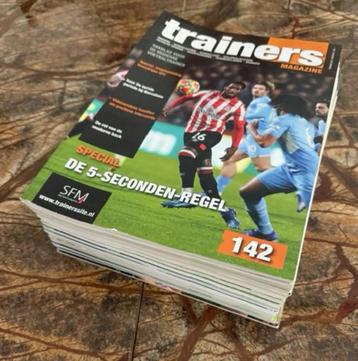 VOETBAL: 17 Trainers magazines beschikbaar voor biedingen