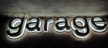XXL licht letters GARAGE  beschikbaar voor biedingen