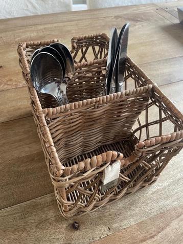 Rivièra Maison Rustic Rattan dvd/ bestek basket  beschikbaar voor biedingen