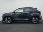 Toyota Yaris Cross 1.5 Hybrid 130 Executive | Premium Pack |, Auto's, 1195 kg, Zwart, Met garantie (alle), Leder en Stof