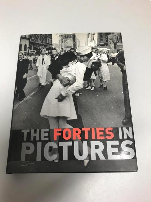 The forties in pictures, Boeken, Geschiedenis | Wereld, Gelezen, Ophalen of Verzenden